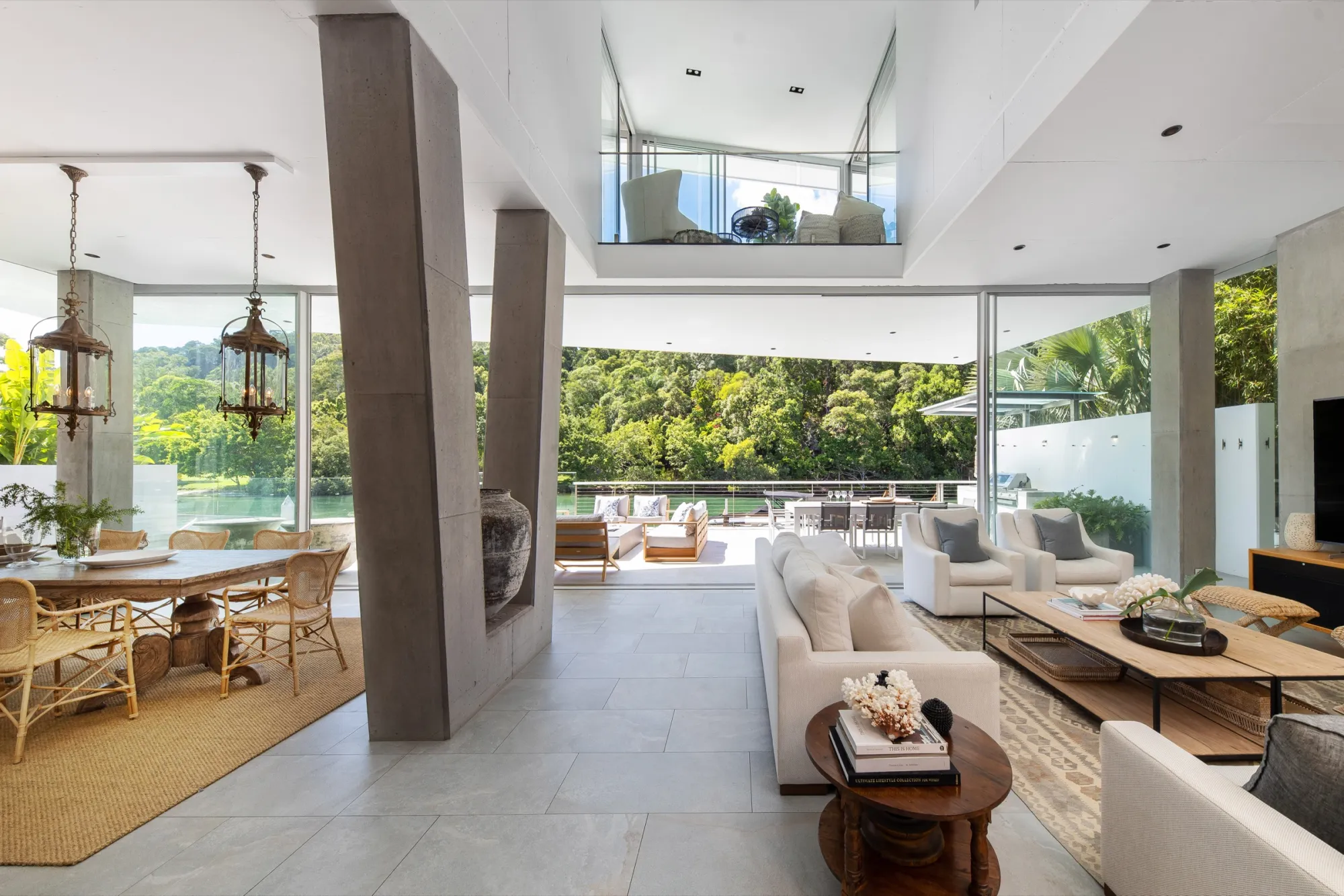 Club 33 Noosa Interior